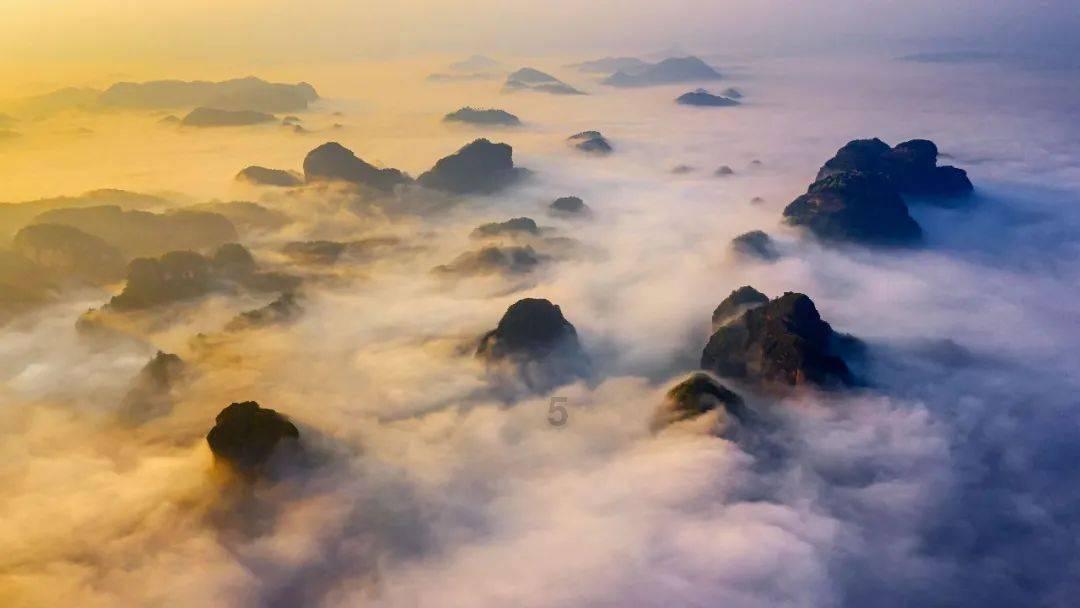 原创“德善”晒合照引回忆杀,可爱李惠利大变样,西装杀太可了!